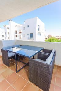 Afbeelding uit fotogalerij van New 2BR 2BA Fully equipped - Alamar La Cala in Mijas