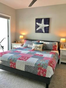 Ένα ή περισσότερα κρεβάτια σε δωμάτιο στο Windsor Place - Palmetto Dunes - Oceanfront. Pools. Hilton Head Island