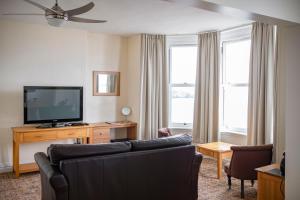 A seating area at Inglewood 