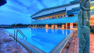 Swimmingpoolen hos eller tæt på Madang Resort