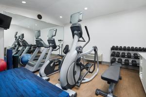 The fitness centre and/or fitness facilities at Holiday Inn Express Hotel & Suites Pensacola-West Navy Base, an IHG Hotel