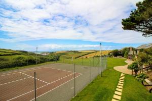 
Tennis and/or squash facilities at Penrose Lodge or nearby
