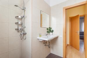 Kúpeľňa v ubytovaní Flateli Roger 16 + 9 fotografií