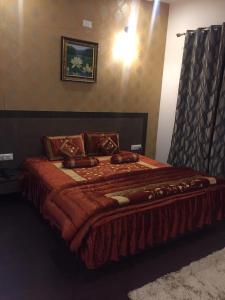 صورة لـ RG Hotels and Resort في Mālūr