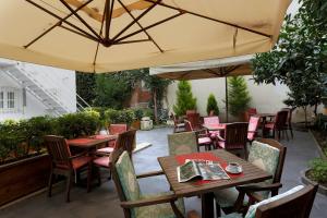 Um jardim em Premist Hotels Sultanahmet