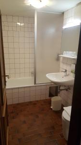 A bathroom at Mama Muh Self-Check-in