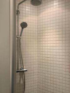 Ett badrum på ApartmentInCopenhagen Apartment 1436