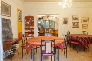 Uma área de estar em Hostal Rio Amazonas