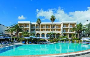 Bazén v ubytování Hotel Terme Alexander nebo v jeho okolí