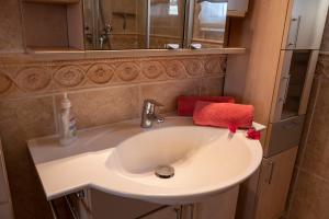 A bathroom at Finca Estrella