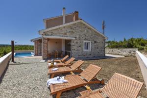 Bazén v ubytování Villa Imperia ZadarVillas nebo v jeho okolí