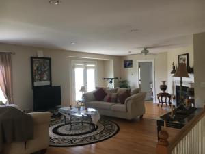 Gallery image of Large Modern Private Suite by the Sea- Birders Paradise in Little Compton +17 photos