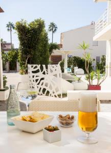 Gallery image of Hotel Villamor in Denia