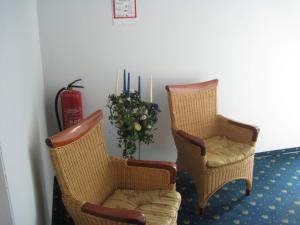 Posezení v ubytování Hotel Restaurant "Waldschänke"