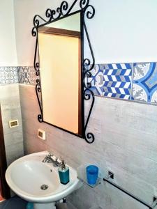 A bathroom at Summer Dream LA CASA SUL MARE