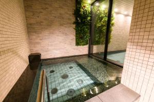 Bazén v ubytování Hotel Sobial Namba Daikokucho nebo v jeho okolí