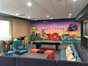 Posezení v ubytování Tru By Hilton Katy Houston West, Tx