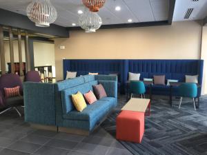 Posezení v ubytování Tru By Hilton Katy Houston West, Tx