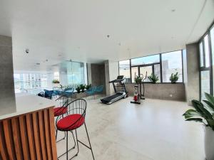 Fitness centrum a/nebo fitness zařízení v ubytování The Time Hotel