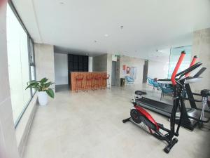 Fitness centrum a/nebo fitness zařízení v ubytování The Time Hotel