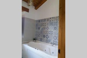 Koupelna v ubytování CABAÑA DE LA ABUELA DE SELAYA