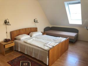 Gallery image of Festetich Kastélyszálló és Zsuzsanna Hotel in Szeleste +48 photos