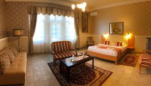 Gallery image of Festetich Kastélyszálló és Zsuzsanna Hotel in Szeleste