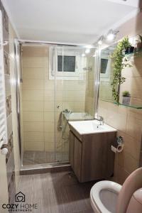 Um banheiro em Cozy home 2 in Thessaloniki center