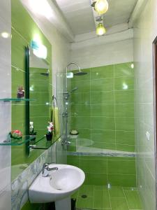 Koupelna v ubytování Ermones Emerald Villa