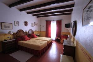 Posteľ alebo postele v izbe v ubytovaní Petit Hotel Ses Rotges - Only Adults
