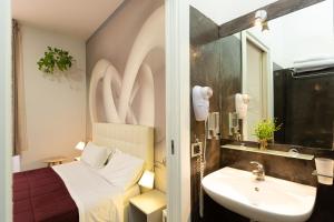 Ένα μπάνιο στο Termini Central Inn +49 φωτογραφίες