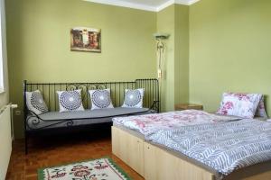 Posteľ alebo postele v izbe v ubytovaní Apartmán se zahradou v Protivíně