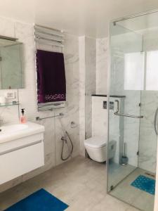 Bathroom sa The New luxury appart In la Marsa Beach