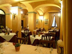 Restaurace v ubytování Albergo Ristorante Cavallo Bianco