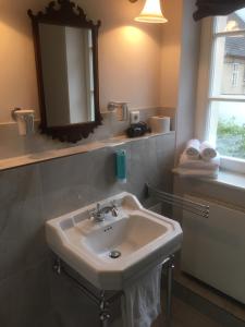 B&B Fiddler's Inn tesisinde bir banyo