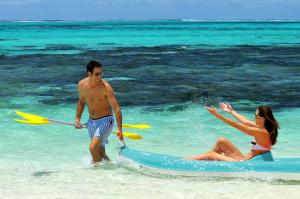 入住Astroea Beach Hotel的客人