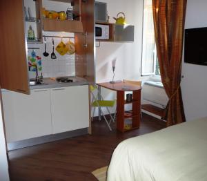 Kuchyňa alebo kuchynka v ubytovaní Doria Suites