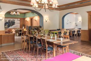 Restaurace v ubytování Sporthotel Pontresina