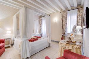 Gallery image of Hotel Antiche Figure in Venice