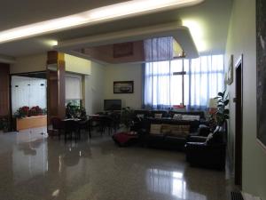 TV a/nebo společenská místnost v ubytování Hotel Turandot