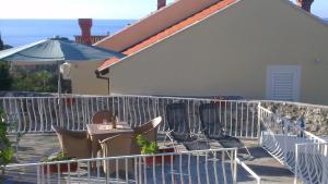 Ein Balkon oder eine Terrasse in der Unterkunft Studio Andrea