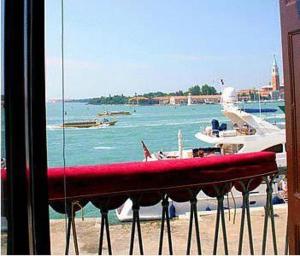 Gallery image of La Rosa dei Venti in Venice +10 photos