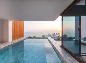 สระว่ายน้ำที่อยู่ใกล้ ๆ หรือใน Veranda Resort Pattaya - MGallery Collection
