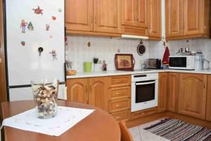 Kuchyň nebo kuchyňský kout v ubytování Yianiskari Holiday House