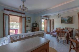 Posezení v ubytování Yianiskari Holiday House