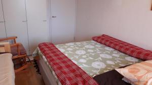 Nipu -Beside City Center, Bus and Train Station客房内的一张或多张床位