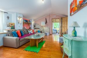 Posedenie v ubytovaní Beautiful villa Loreta with private pool near Pula and Rovinj