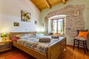 Posteľ alebo postele v izbe v ubytovaní Beautiful villa Loreta with private pool near Pula and Rovinj