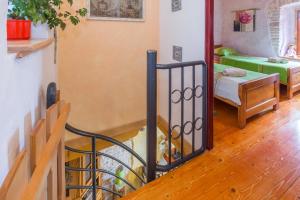 Posteľ alebo postele v izbe v ubytovaní Beautiful villa Loreta with private pool near Pula and Rovinj