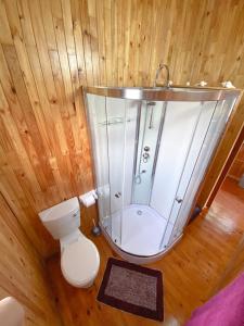 A bathroom at Yorkdale Cabin